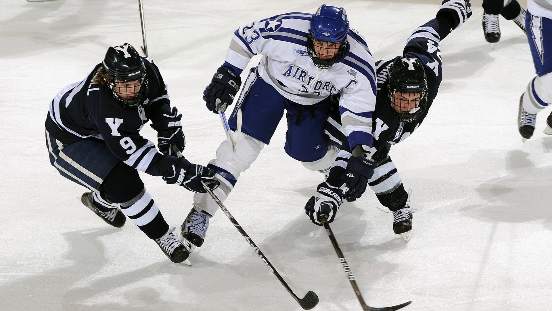 汤神跌落神坛!状态下滑沦为替补,汤神全名